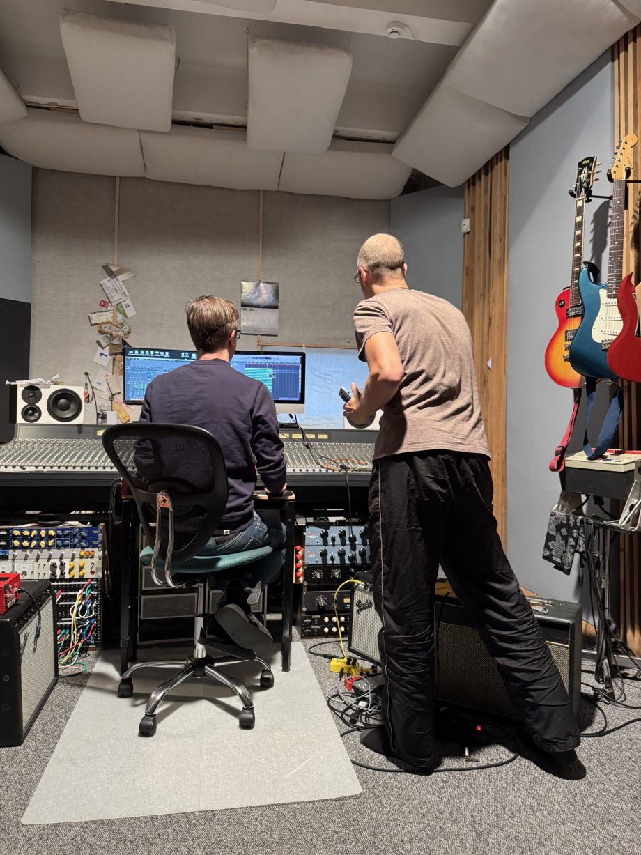 Sleepwalkes Tühjsut Puudutavad Käed