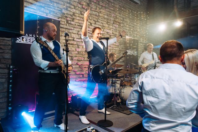 peobänd tantsuansambel