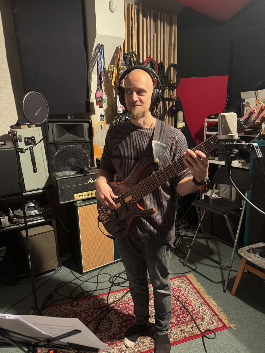 Sleepwalkers - Jäljed Lume Peal